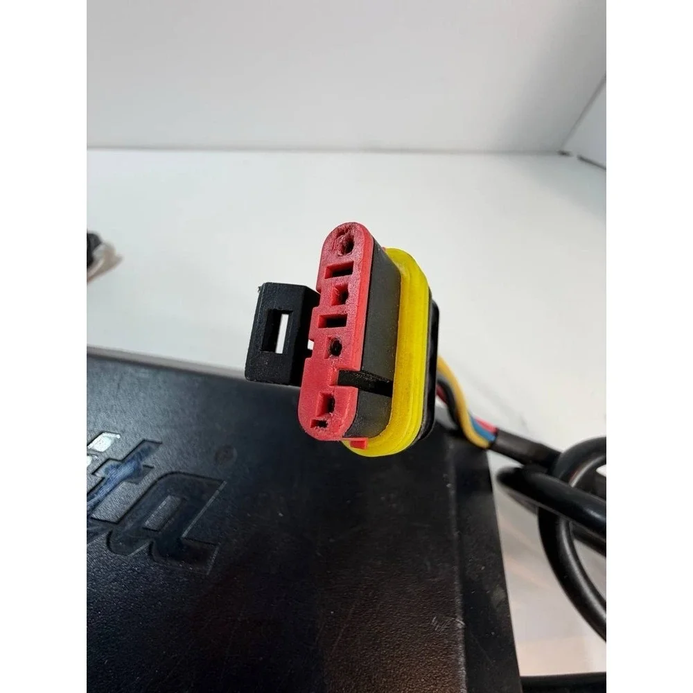 Makita genuine dc4001